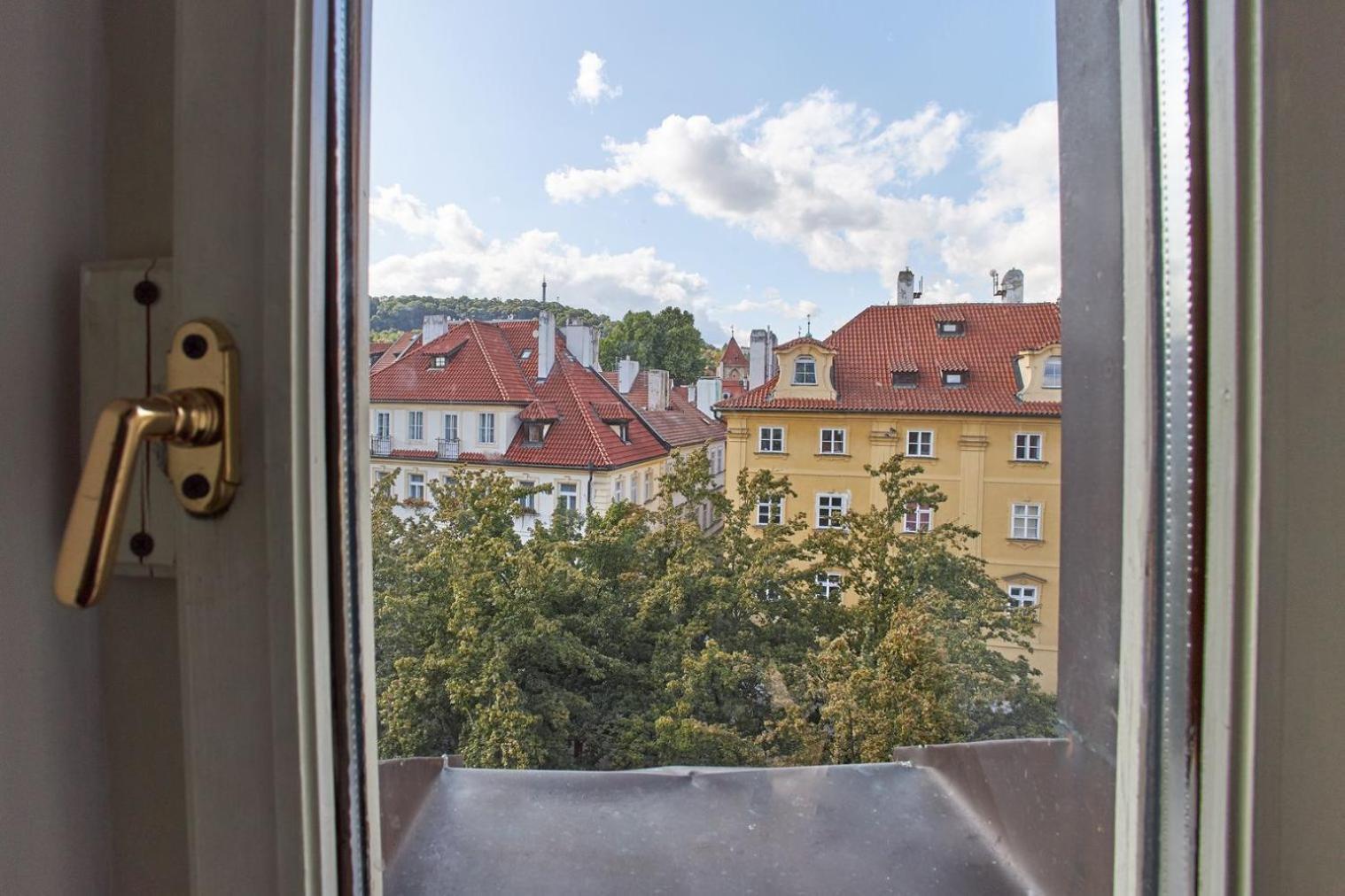 River View Residence By Charles Bridge Прага Екстер'єр фото