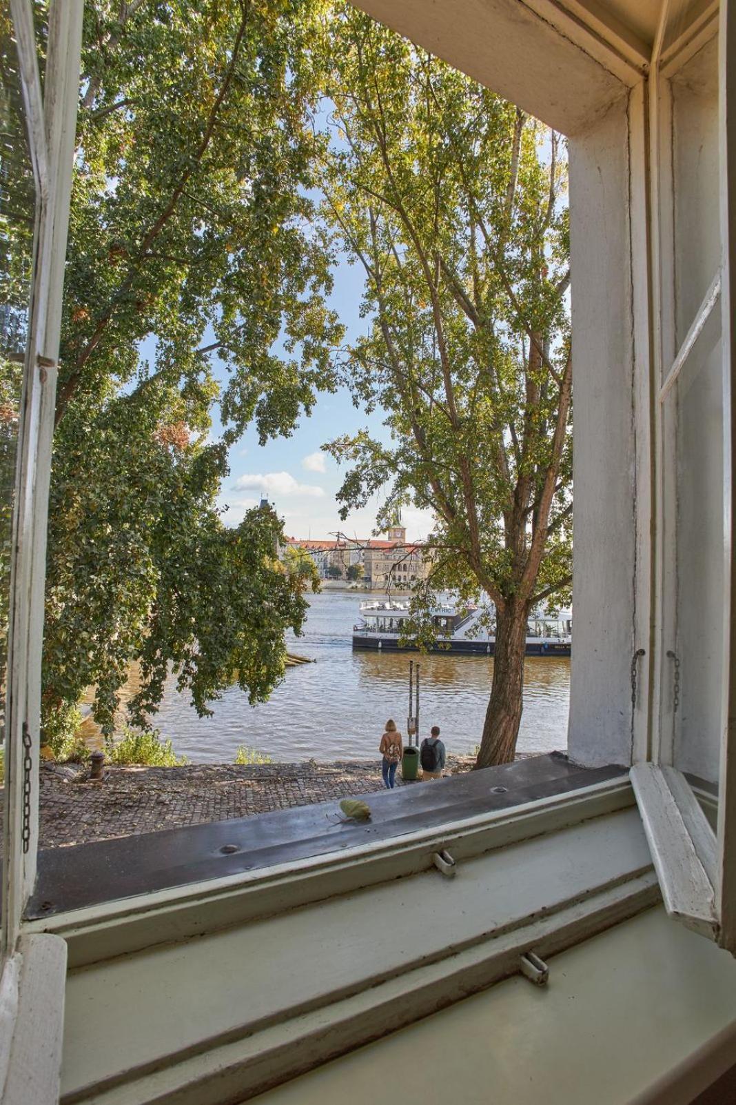 River View Residence By Charles Bridge Прага Екстер'єр фото